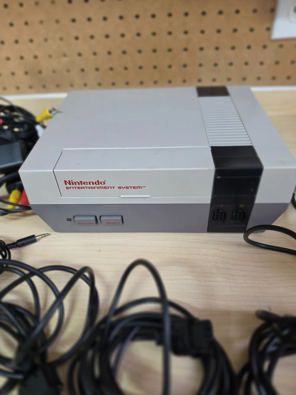 Nintendo Classic NES-001 Console 2 Controllers 1 MAX Controller HDMI & Cable EUC